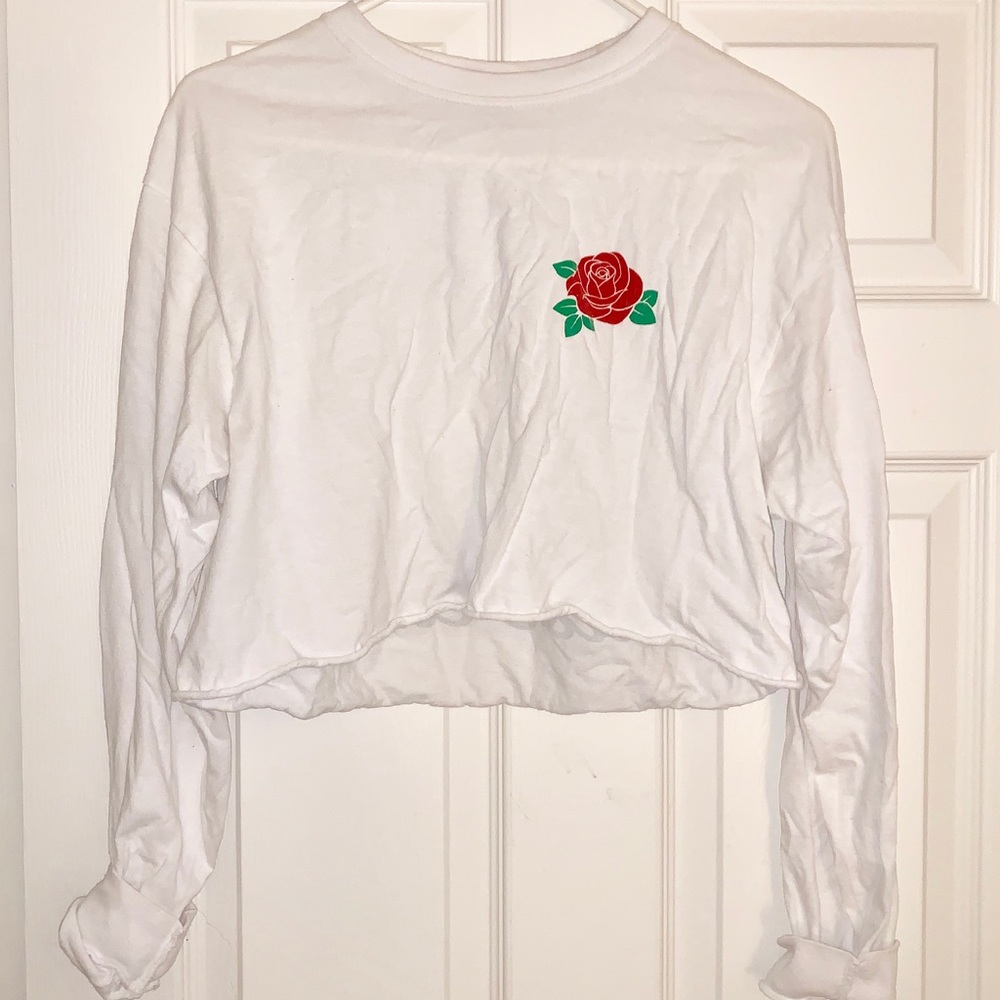 Crop top shirt.